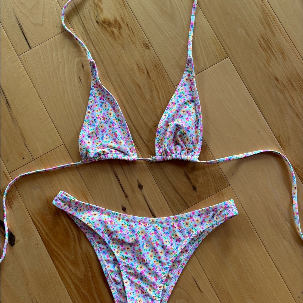Kulani Kinis Floral Bikini Set
